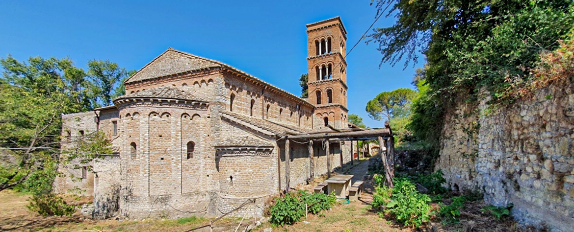 esterno abbazia argentella